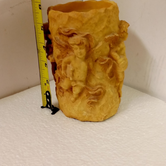 Lloyd's of London Angel Cherub Pillow candle or trinkets holder 8"x 3.5 Resin - Picture 3 of 5